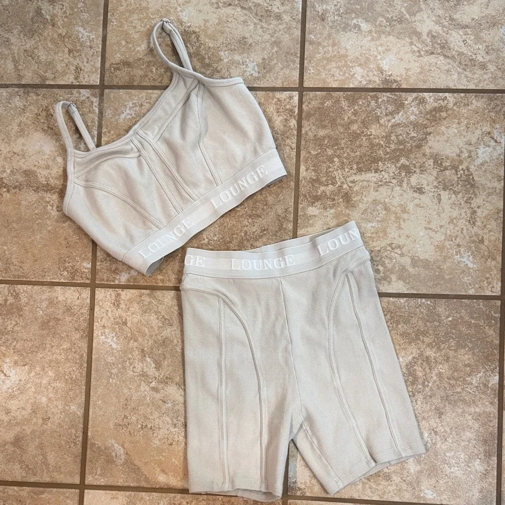 Lounge Set - Picture 1 of 4
